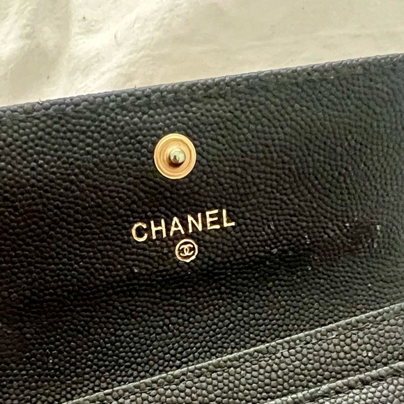 👑✅PRICE FIRM✅ Small Black Fashion Card Case with Gold Front Button Plate - Picture 10 of 15